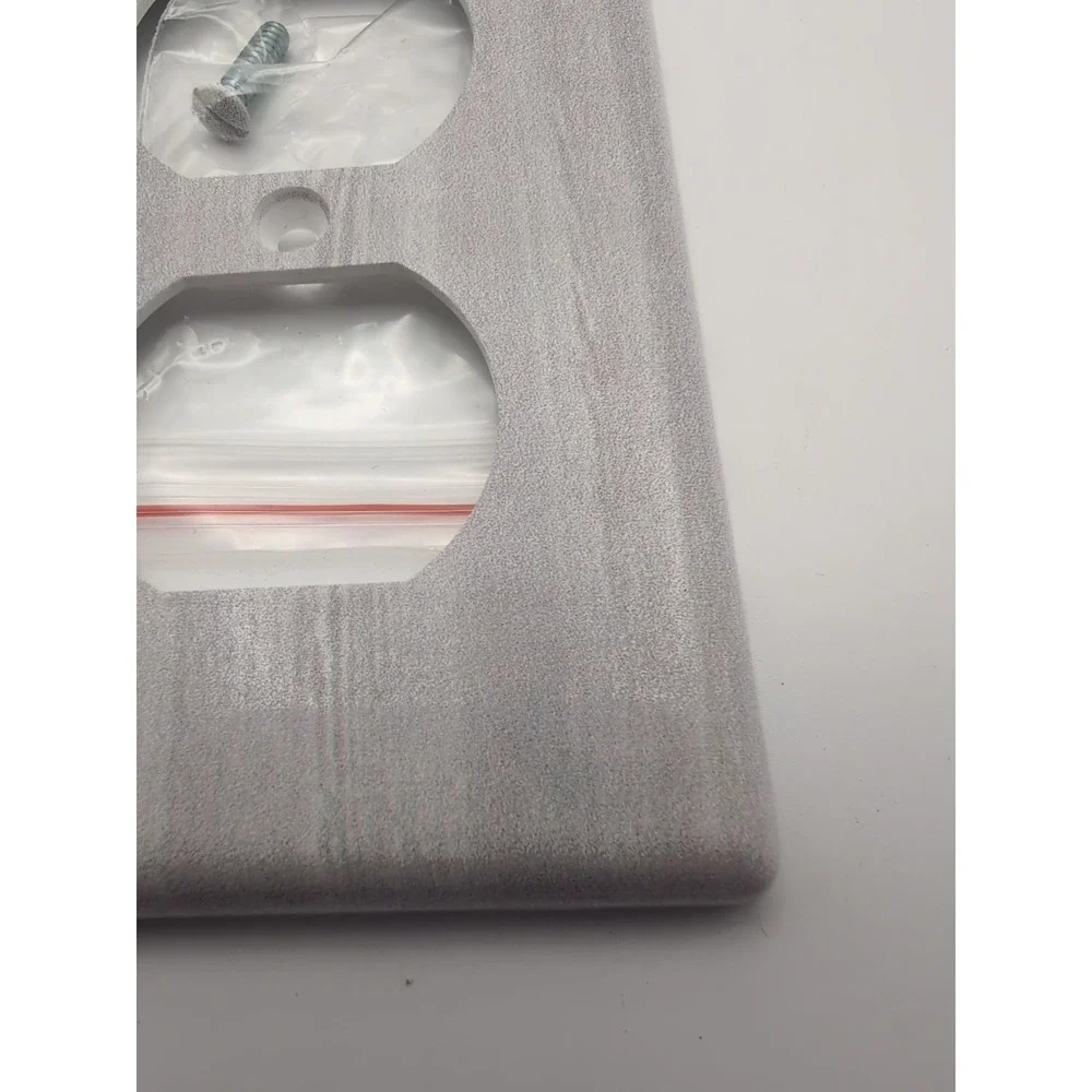 DUPLEX OUTLET PLUG RECEPTACLE PLASTIC WALL COVER PLATE Faux Grey Wood Texture‎
